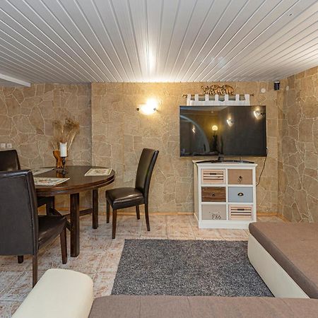 Spacious Studio Apartment By Polo Apartments Kaunas Exterior photo