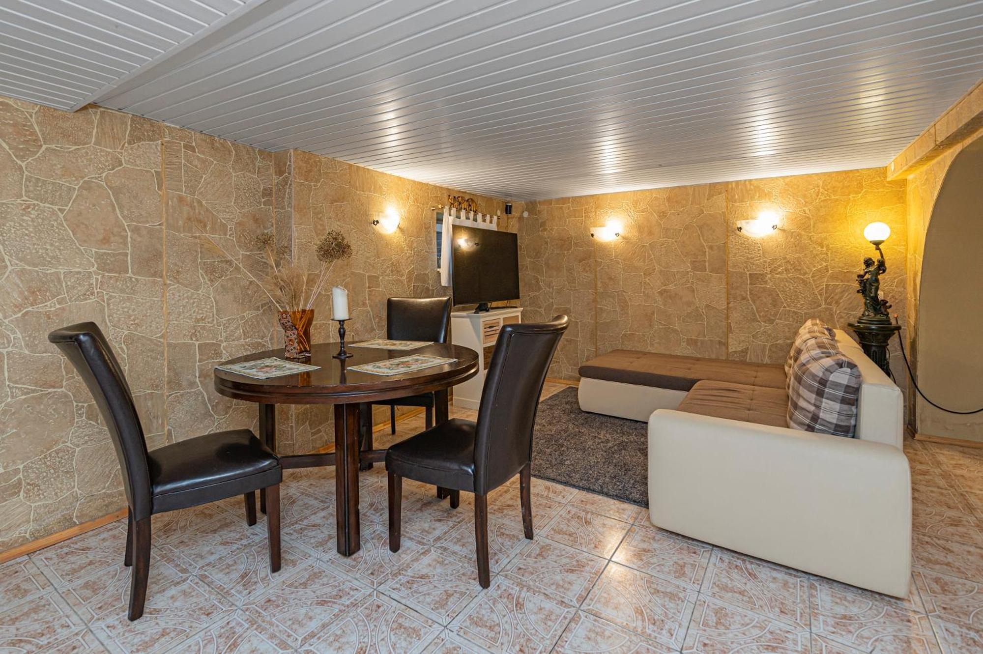 Spacious Studio Apartment By Polo Apartments Kaunas Exterior photo